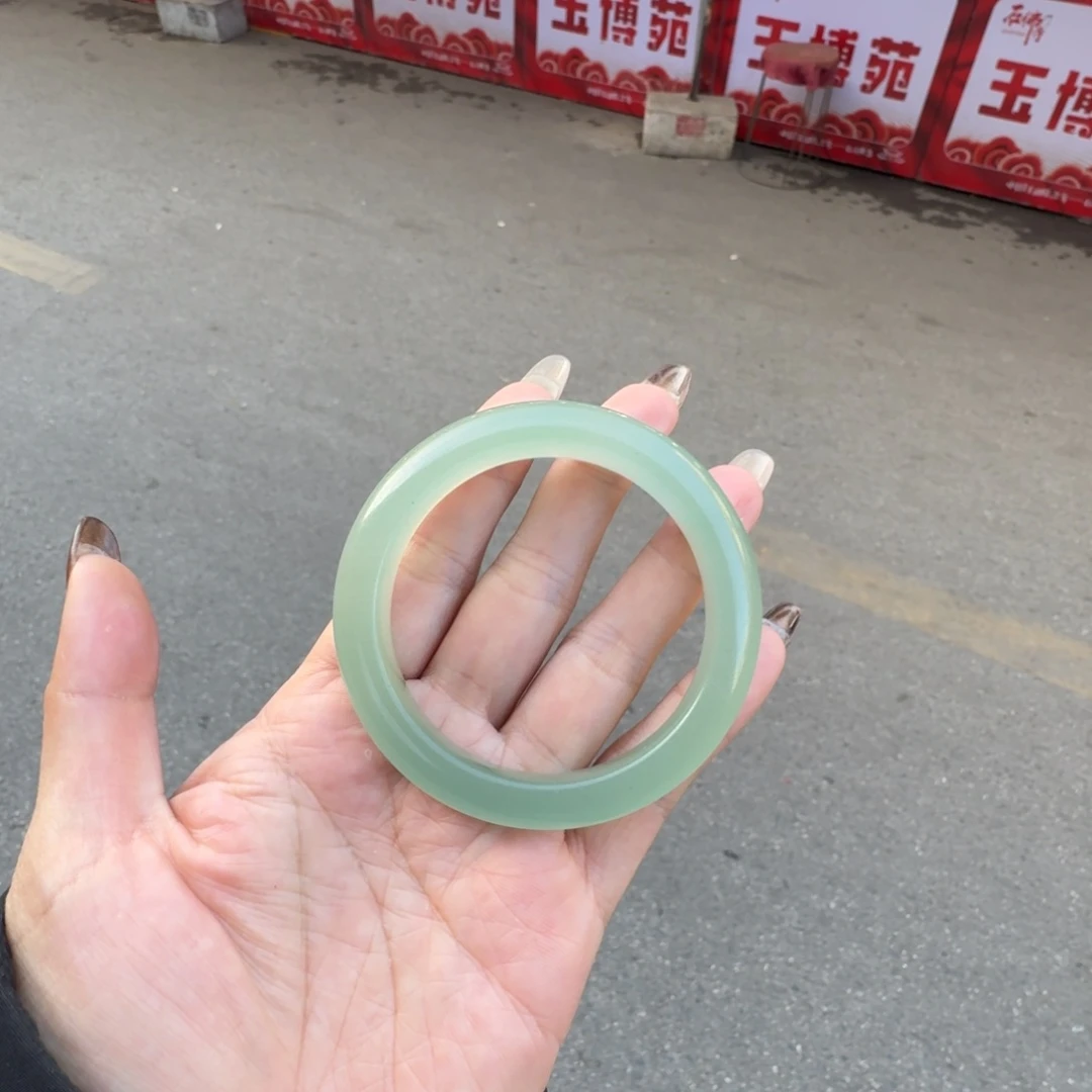 石英质玉未镶嵌手镯