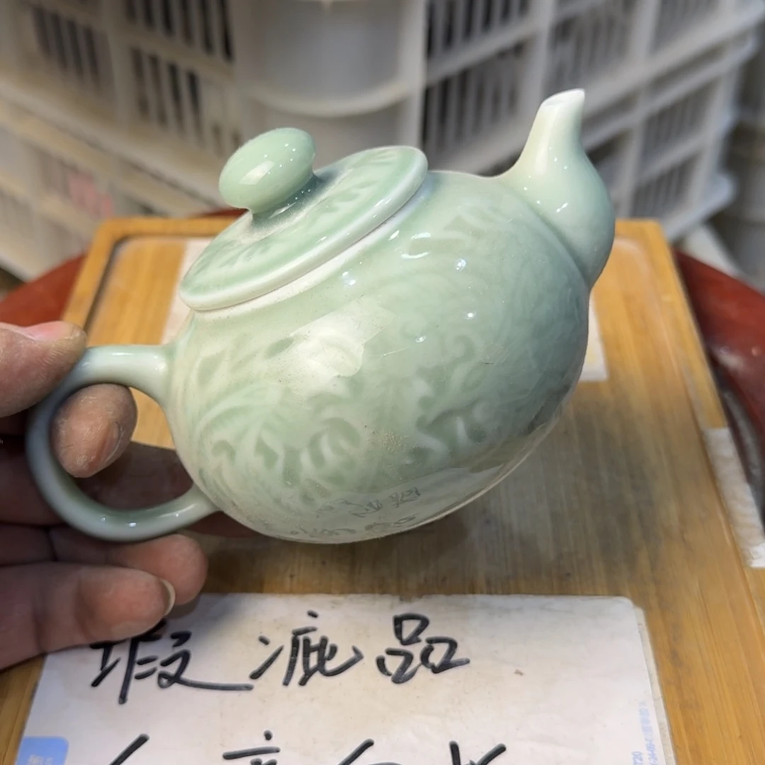 瑕疵介意勿拍陶瓷器皿B002