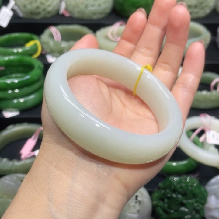 和田玉手镯59圈口 编号21未镶嵌