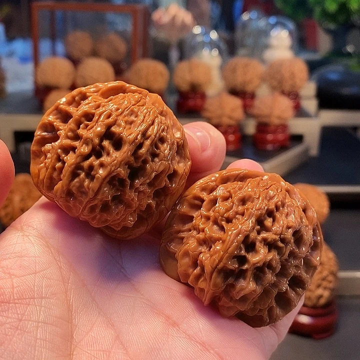 文玩核桃把件抓****?打底马老四