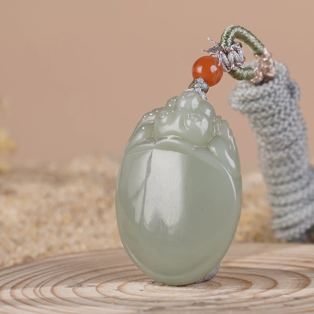 ZB4144二十世纪和田玉吊坠