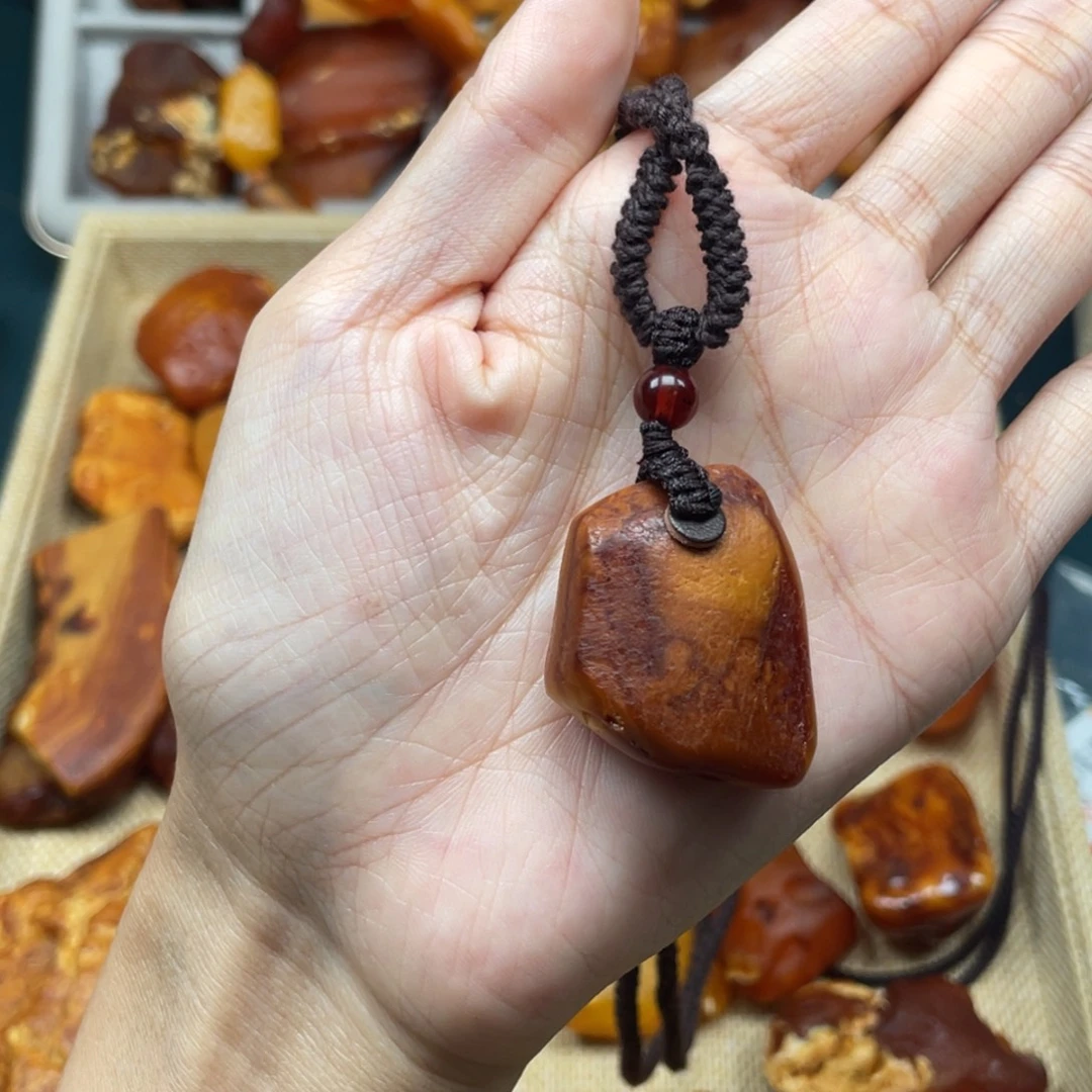 琥珀未镶嵌珠宝奇石