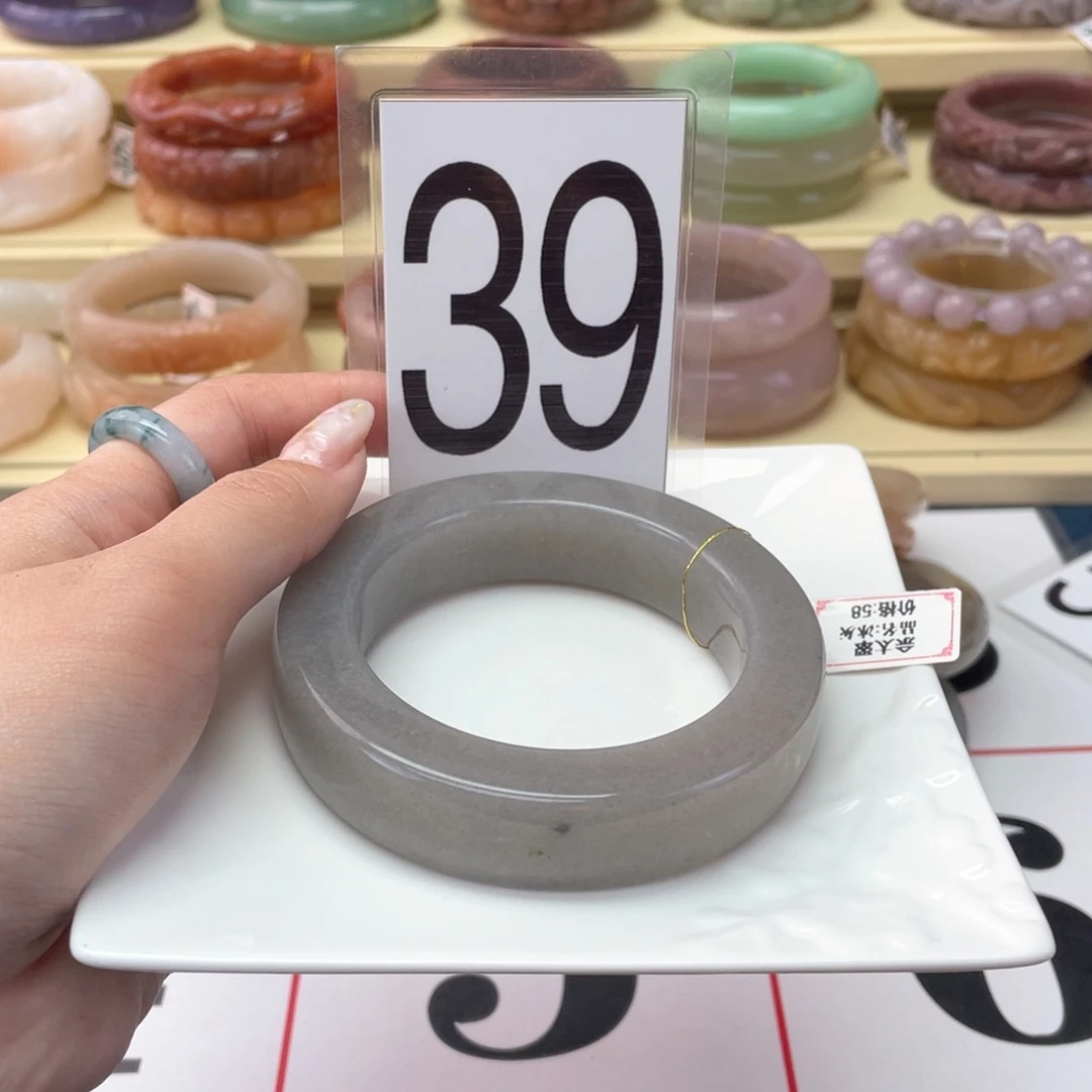 石英岩玉未镶嵌手镯