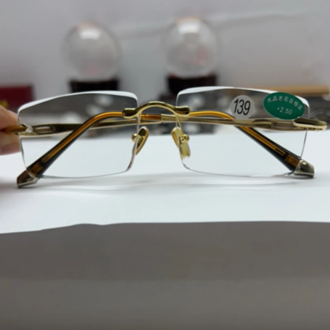 东海老料白水晶石头老花眼镜