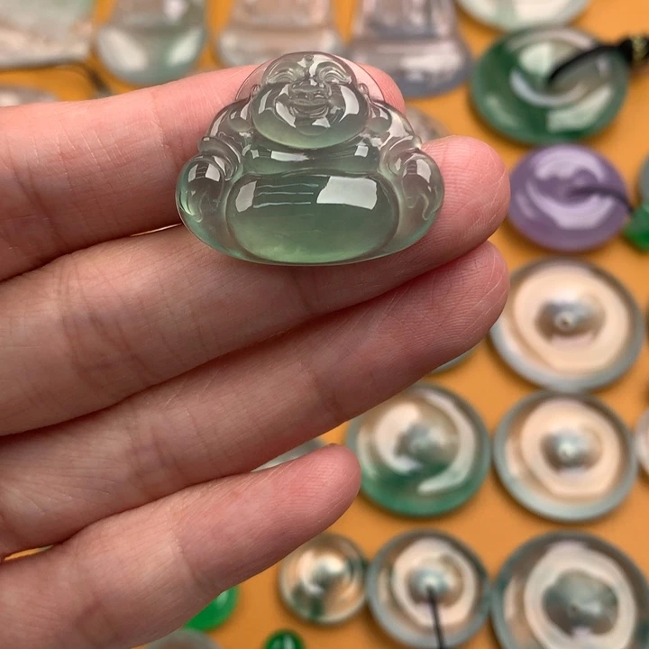 颈饰未镶嵌翡翠….