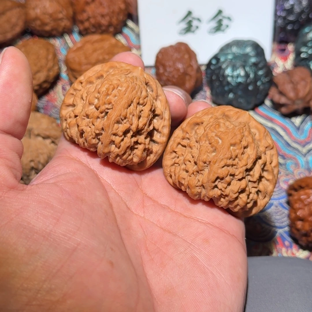 文玩核桃把件1738逐鹿南疆，尺寸45 43 39