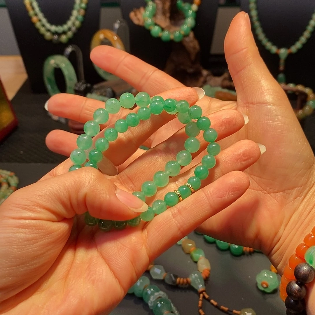 玖***月石英质玉（非洲翠）未镶嵌串