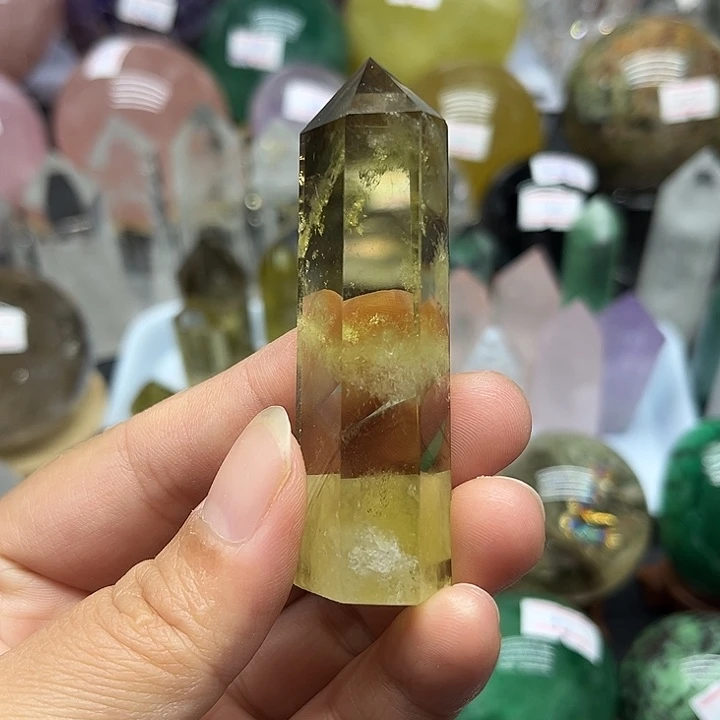 未镶嵌水晶珠宝半成品41克黄水晶柱