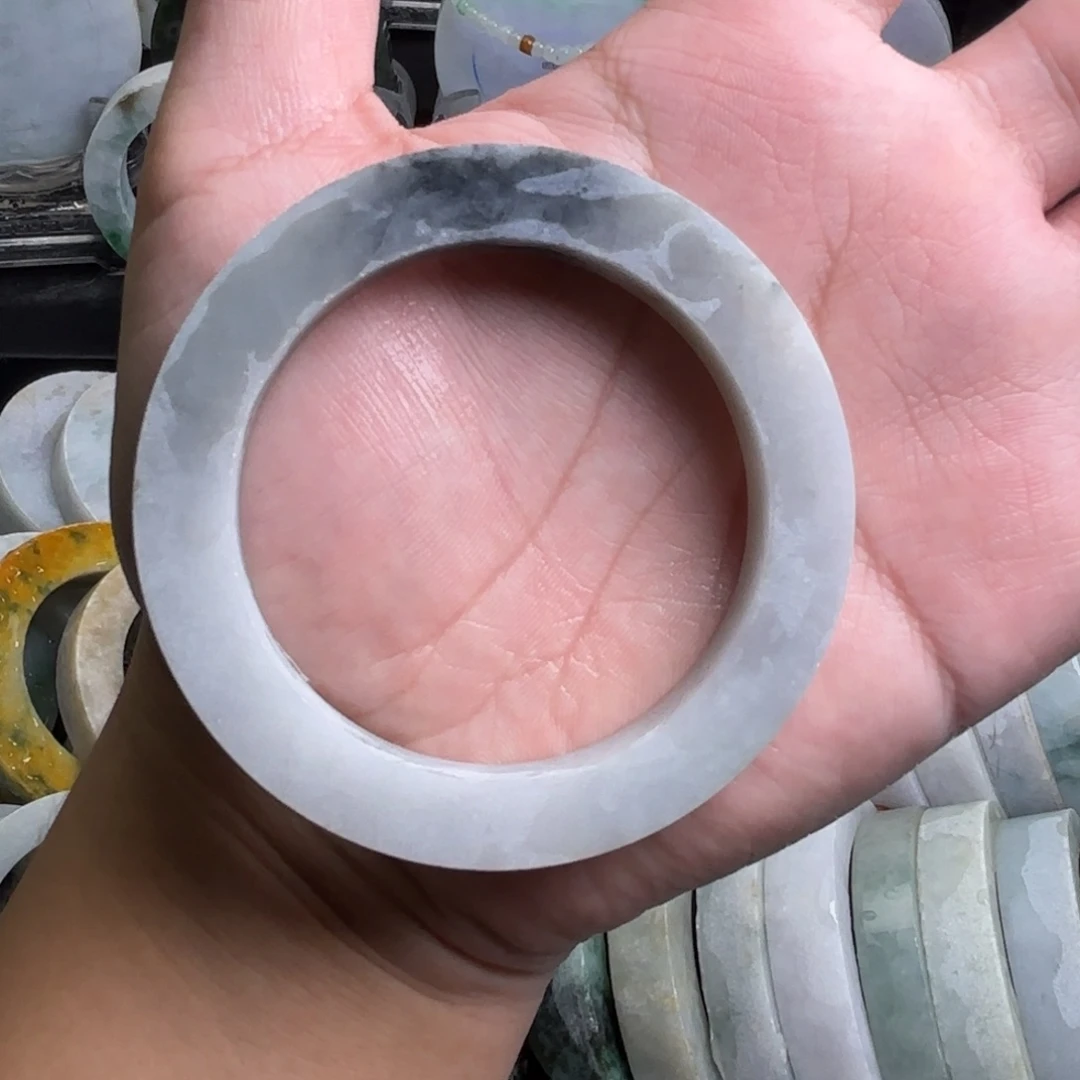M***s定制翡翠未镶嵌翡翠手镯定制