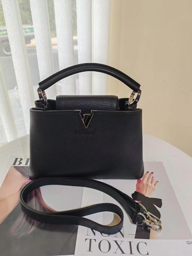 95新 LouisVuitton/路易威登 lv capucines bb黑色/公价无/甄选