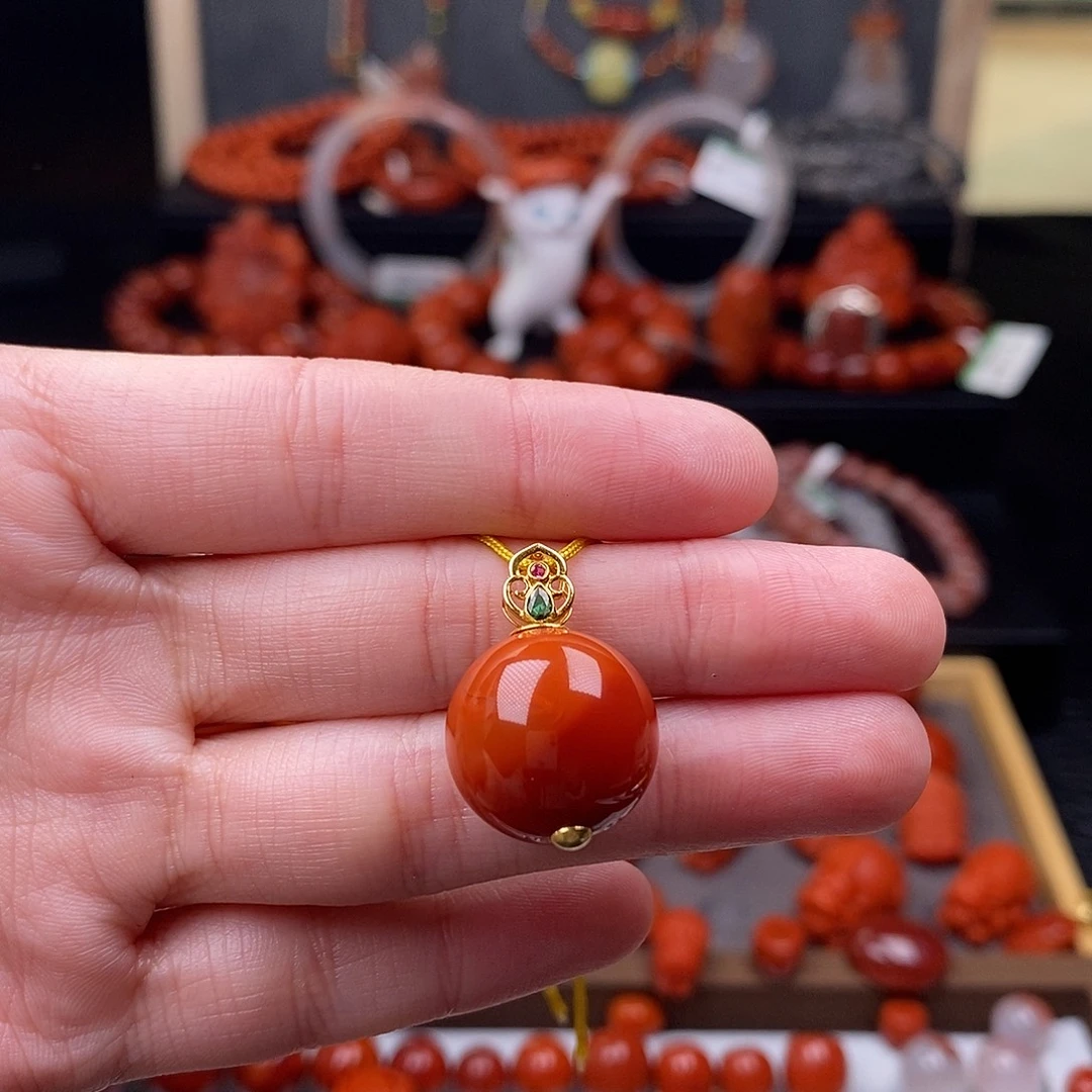 南红玛瑙18K金镶嵌四川凉山转运珠吊坠16mm