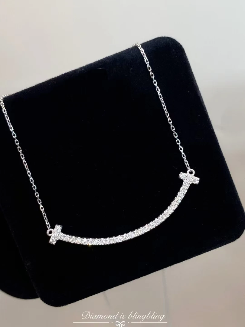 18k金镶嵌天然钻石满钻微笑套链BXNF