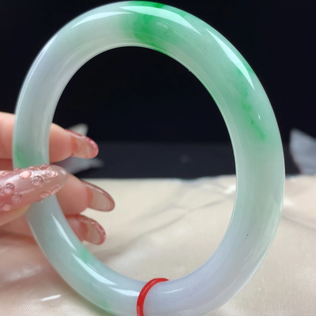 未镶嵌手镯（圆镯）翡翠97083，