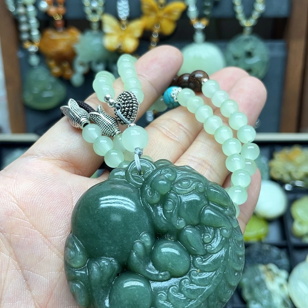 未镶嵌蛇纹石玉颈饰