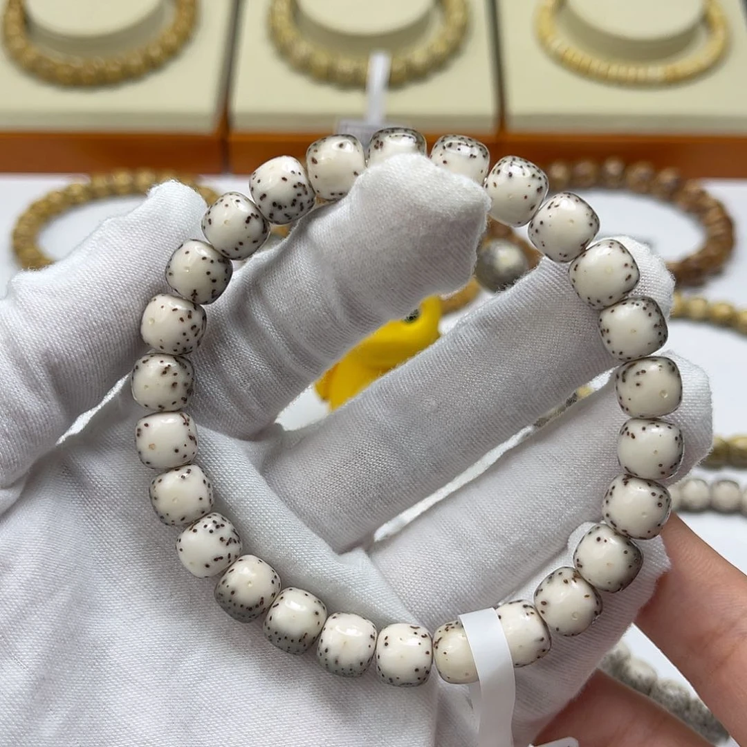 星月菩提吊坠半壁留白河豚