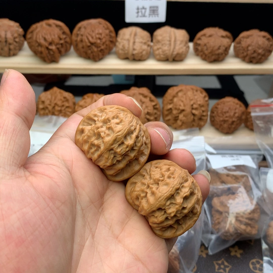 文玩核桃把件哲*38尺全品无修野狼，新年快乐