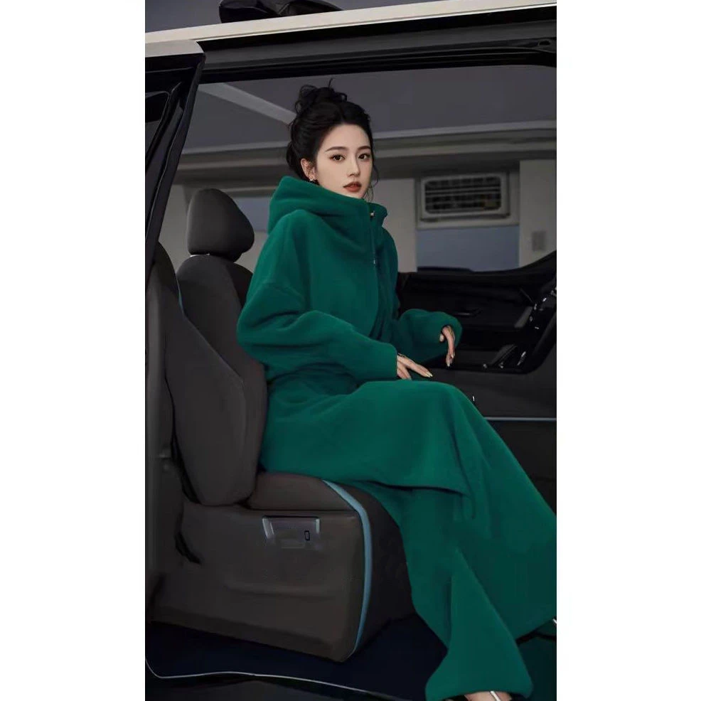 韩系搭配一整套秋装2025年小个子时尚纯色连帽毛绒卫衣长裤两件套