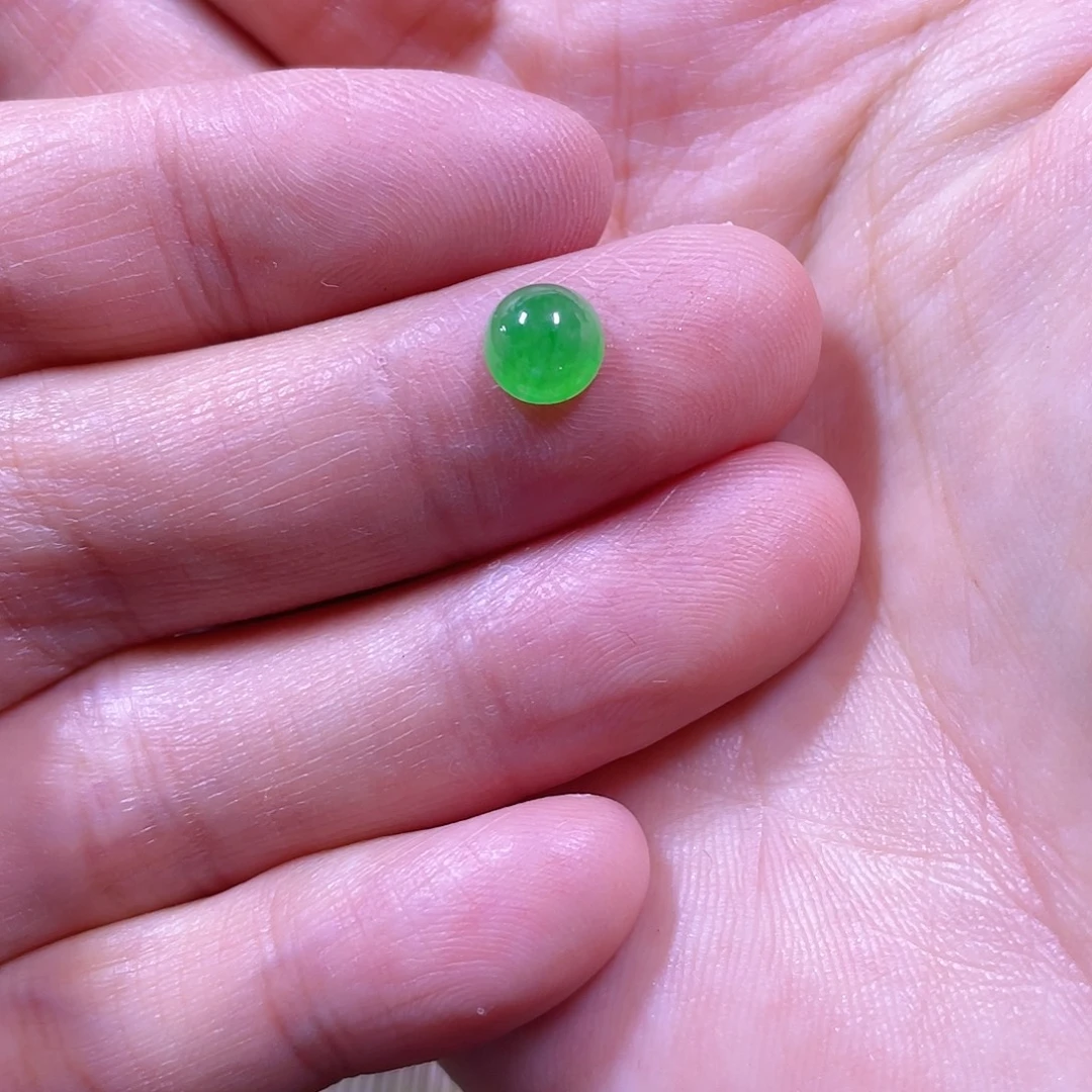 翡翠未镶嵌颈饰蛋面