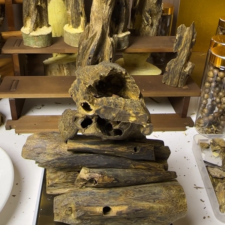 沉香碎屑沉香原材料虫漏