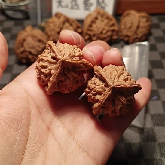 大***猫盘山文玩核桃三棱全品