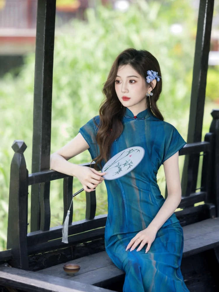 新中式蓝色短袖旗袍女2025年新款复古民国风年轻款气质改良连衣裙