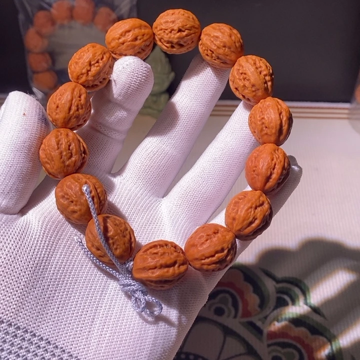 文玩核桃手串……33