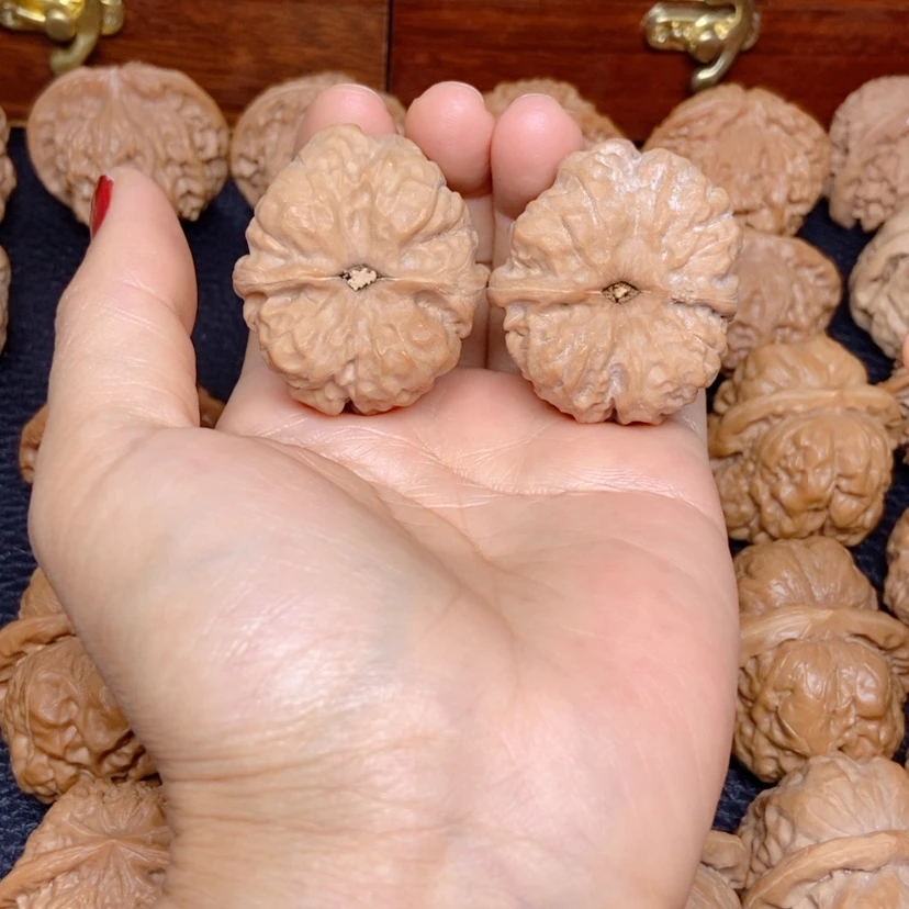 【闪购商品】文玩核桃吊坠少**土蛙蛙36