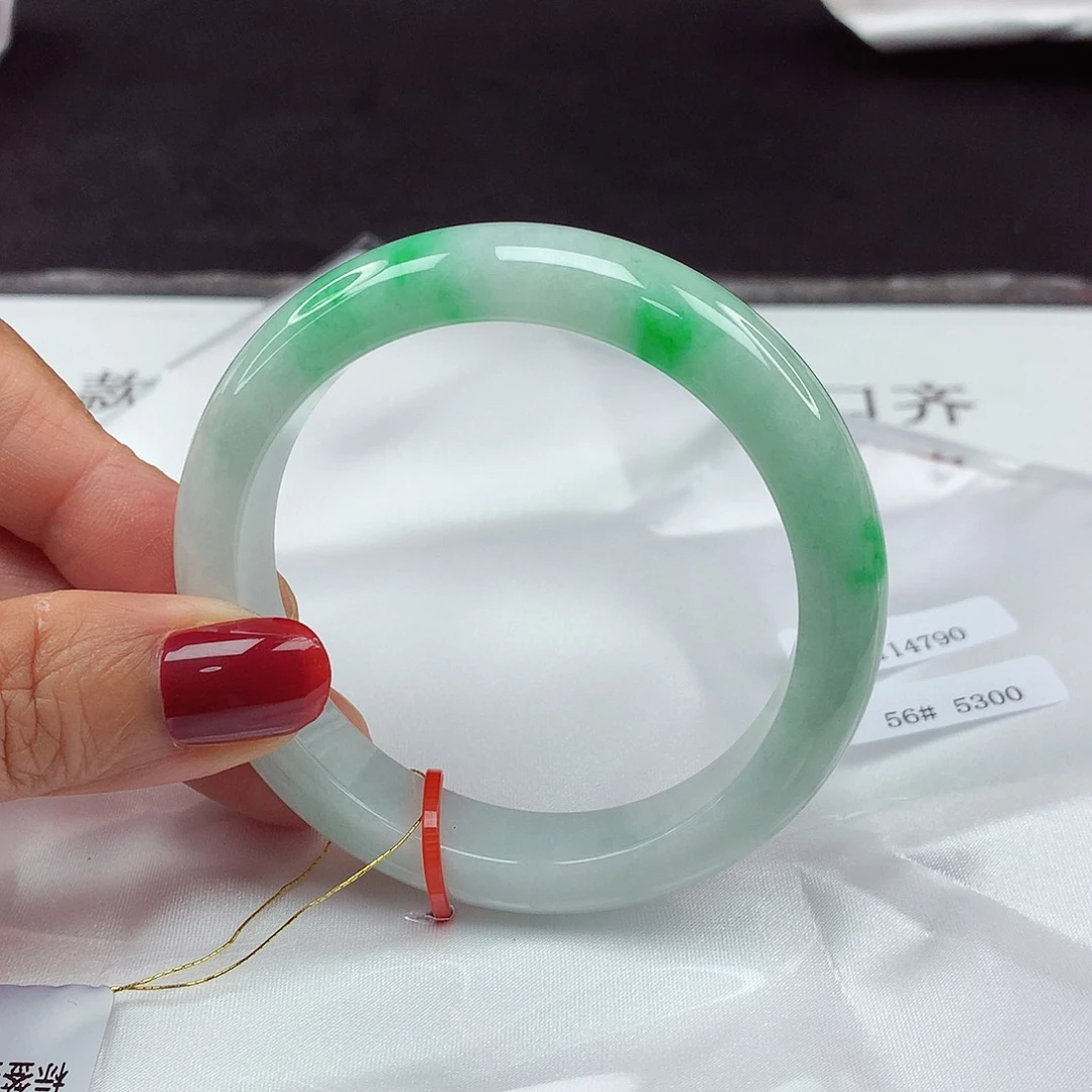 翡翠手镯未镶嵌56圈4790