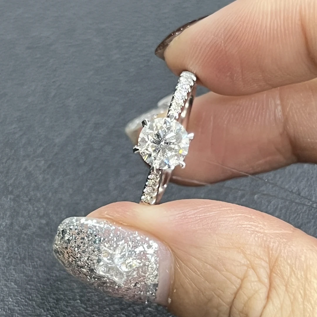 （NGTC）18K金一克拉星光六爪G色轻奢时尚女款