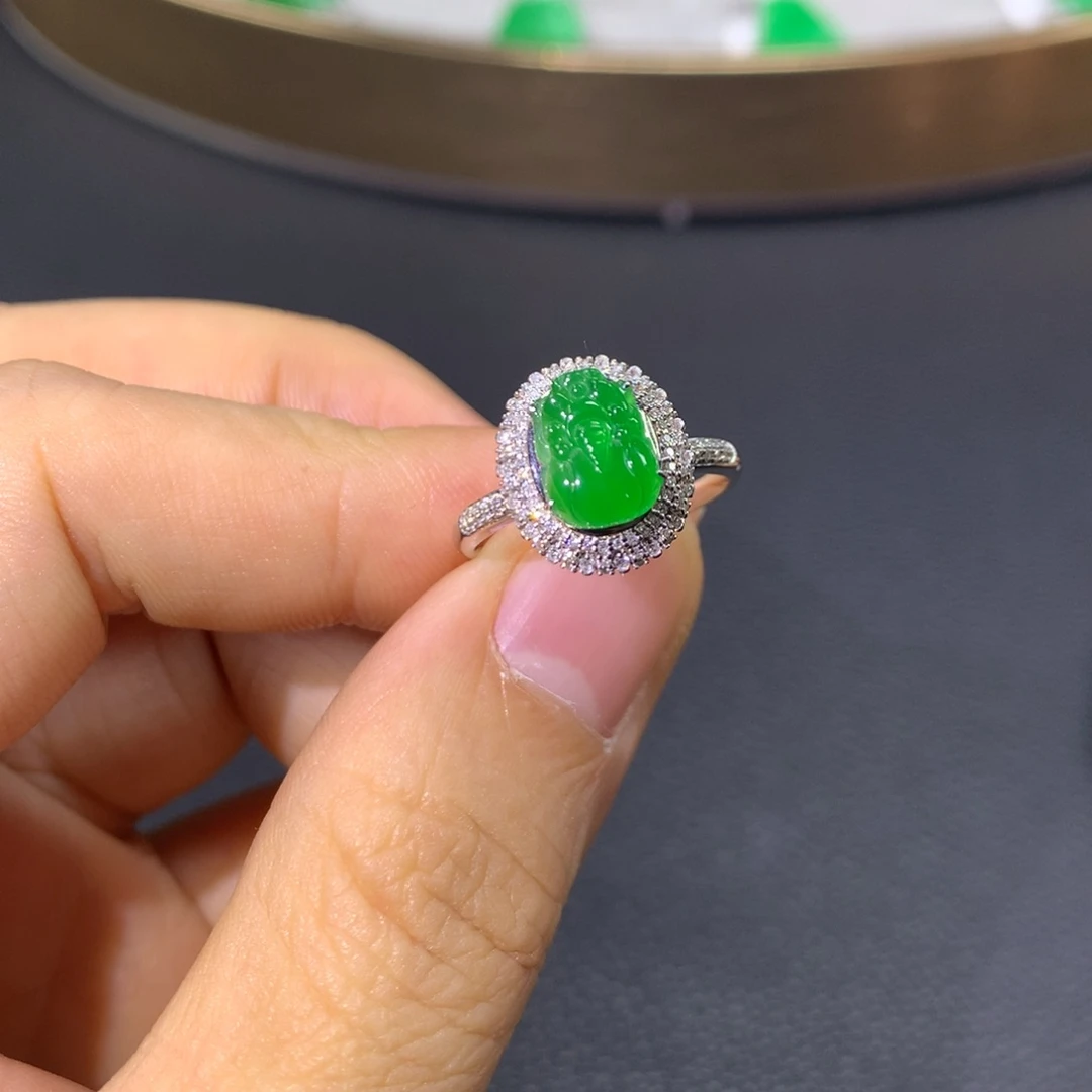 翡翠戒指18K金镶嵌翡翠