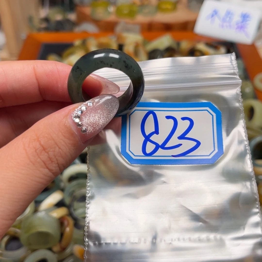 灯***个蛇纹石玉未镶嵌珠宝奇石