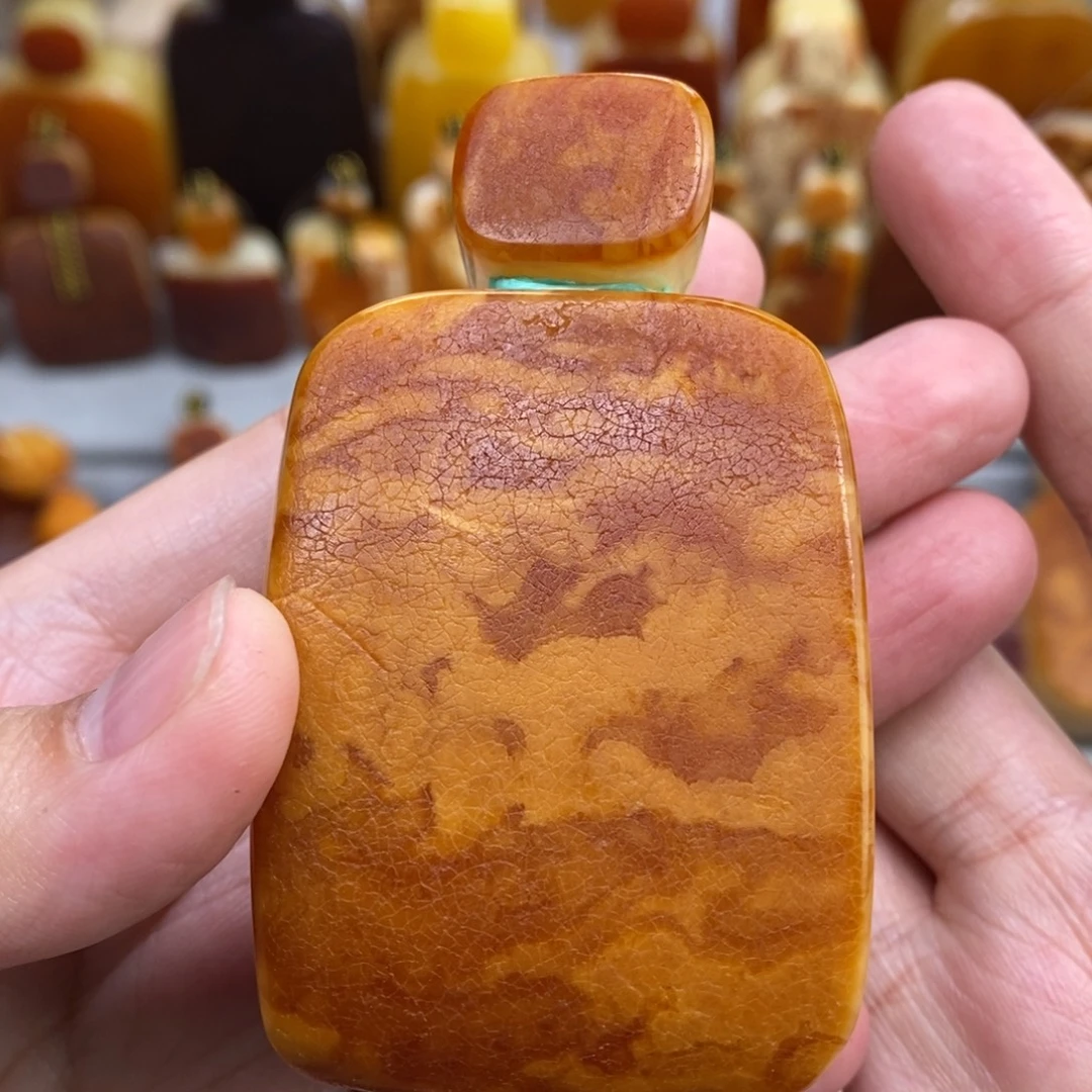 蜜蜡未镶嵌珠宝奇石