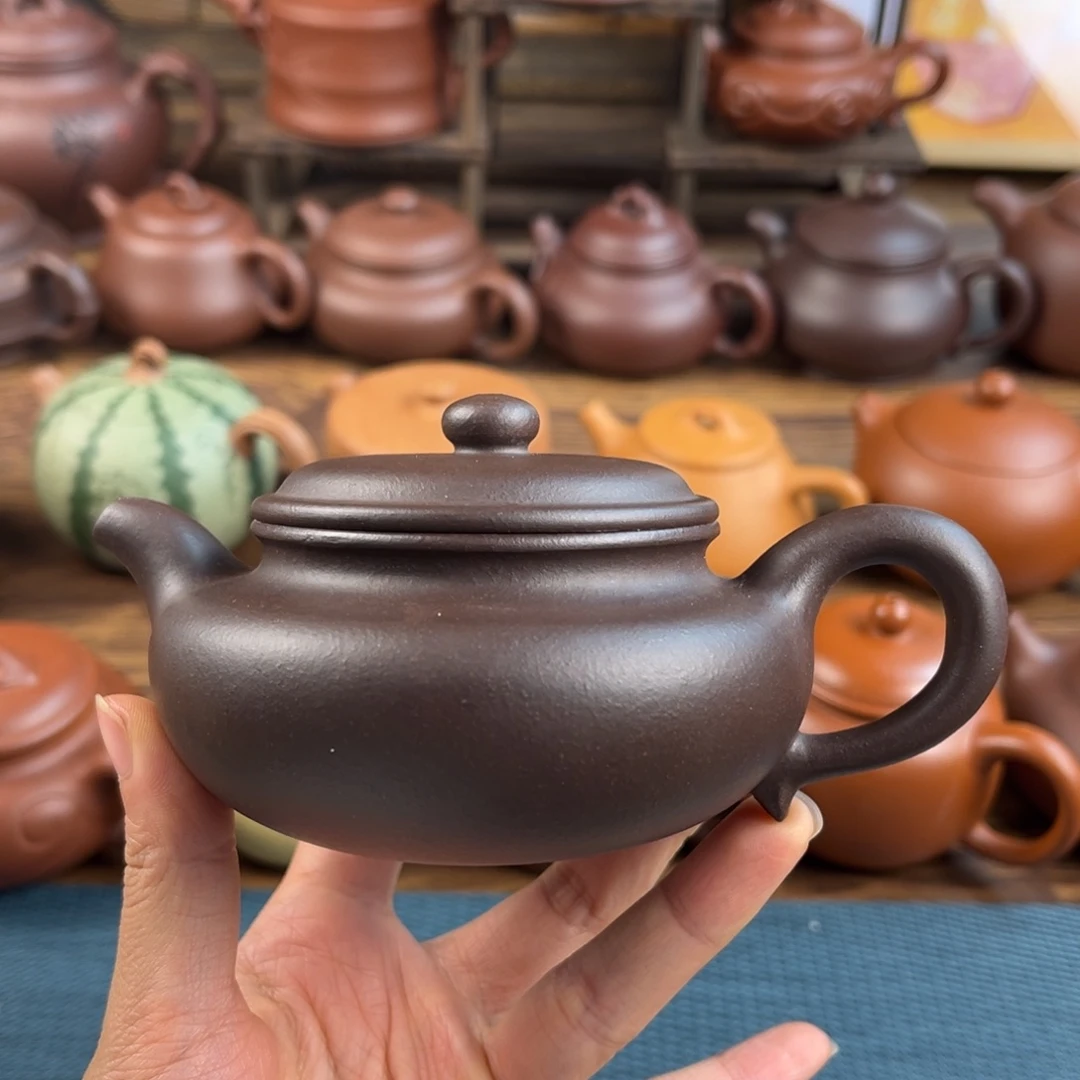 紫砂茶壶手工制作工艺精湛