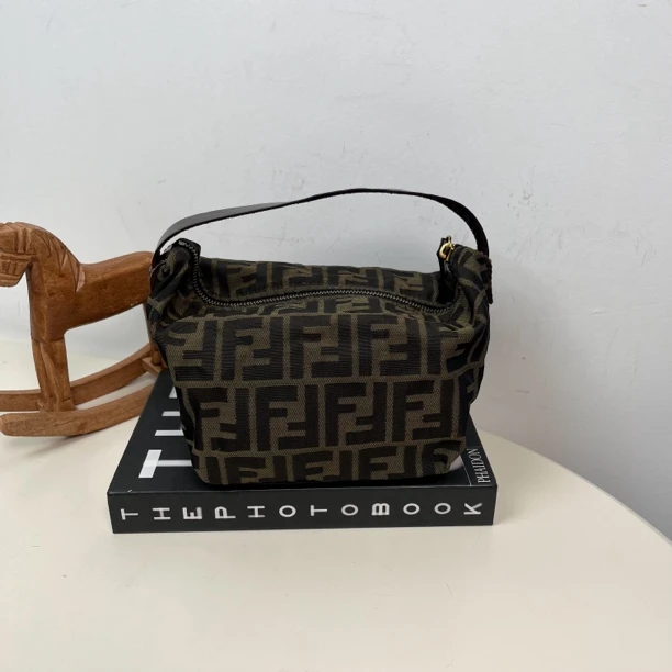 95新 FENDI/芬迪 老花迷你饭盒手提包
