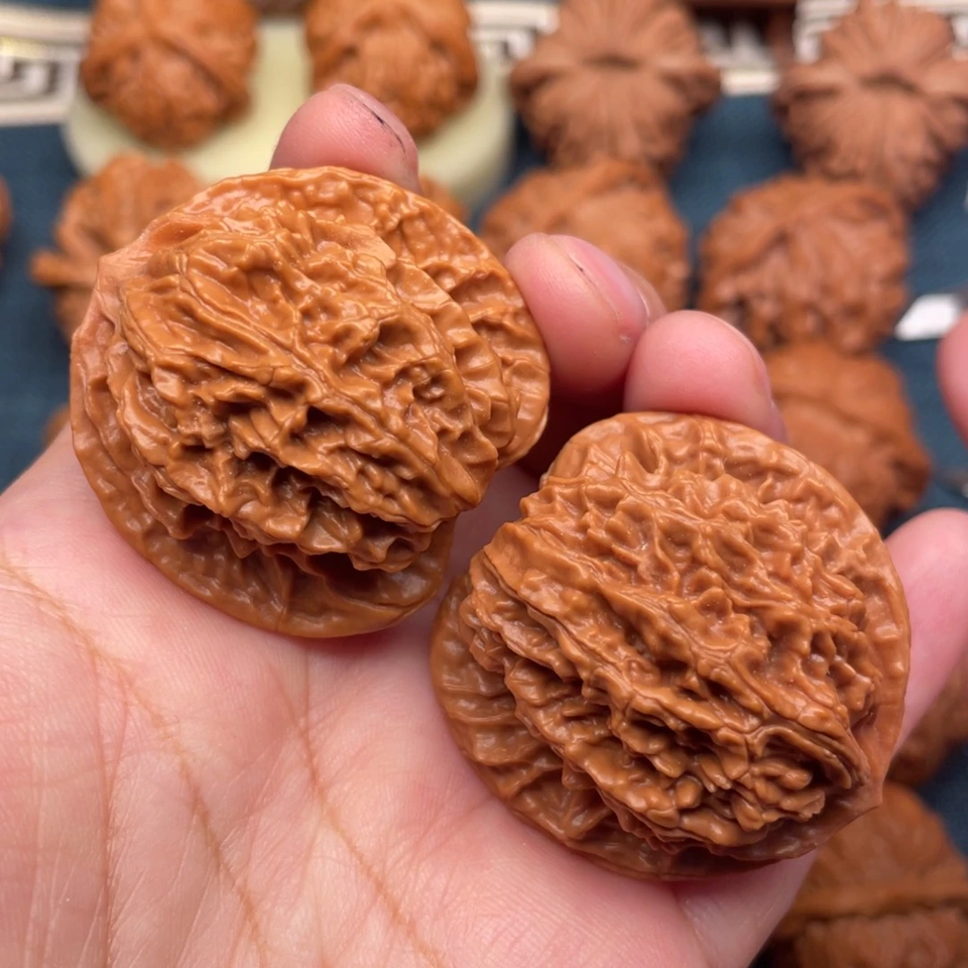 文玩核桃把件40老款盘龙纹全品