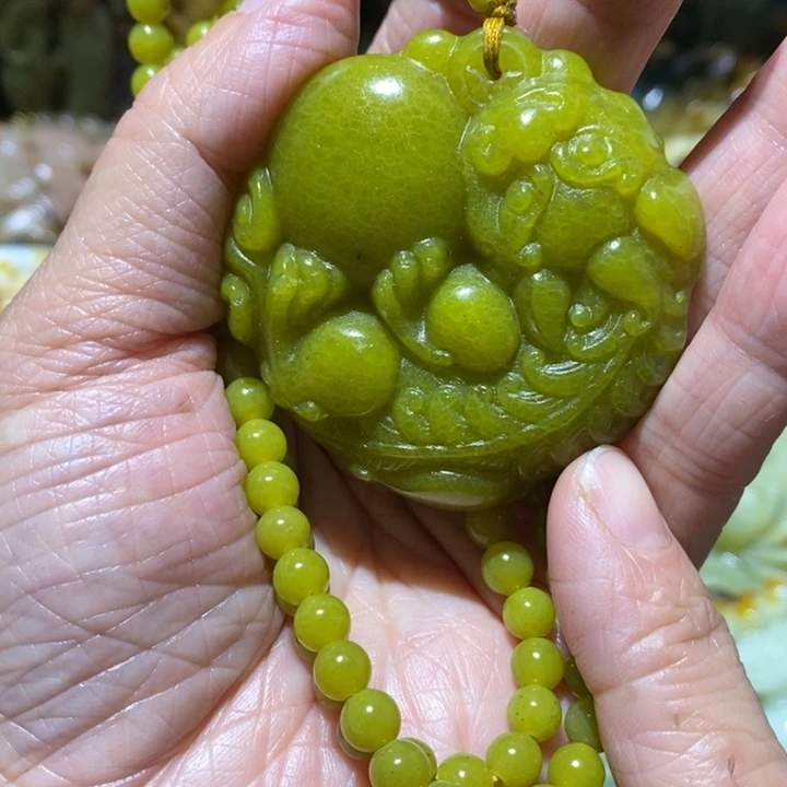 蛇纹石玉岫玉吊坠未镶嵌