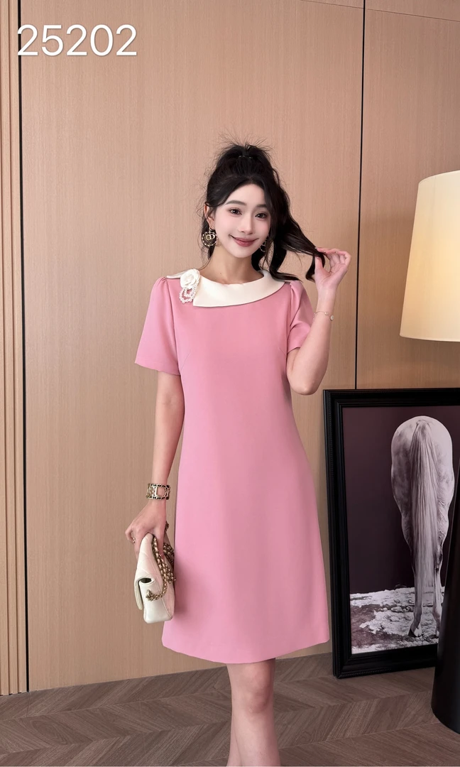 A字裙夏季2022年夏季纯色连衣裙裙子减龄设计师轻奢