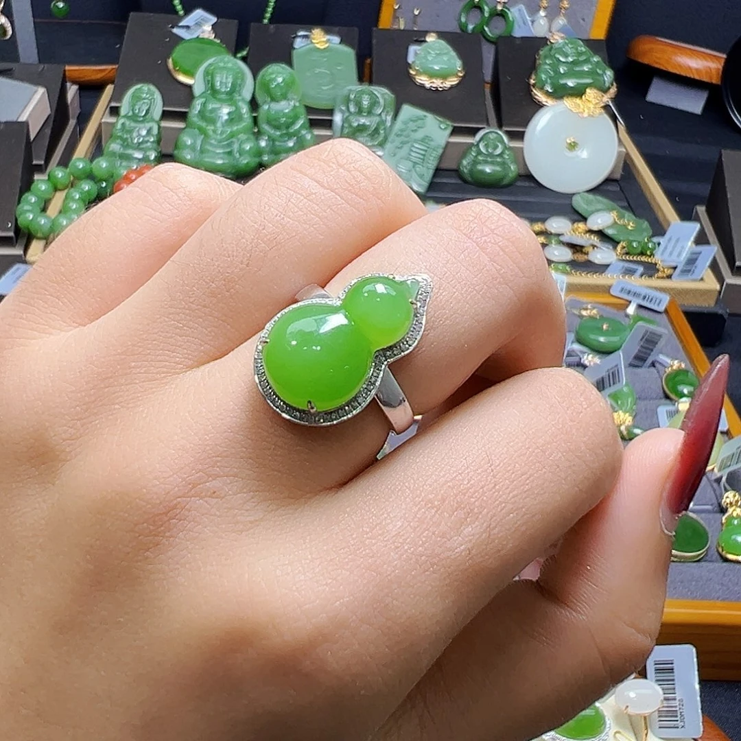 和田玉18K金镶嵌戒指