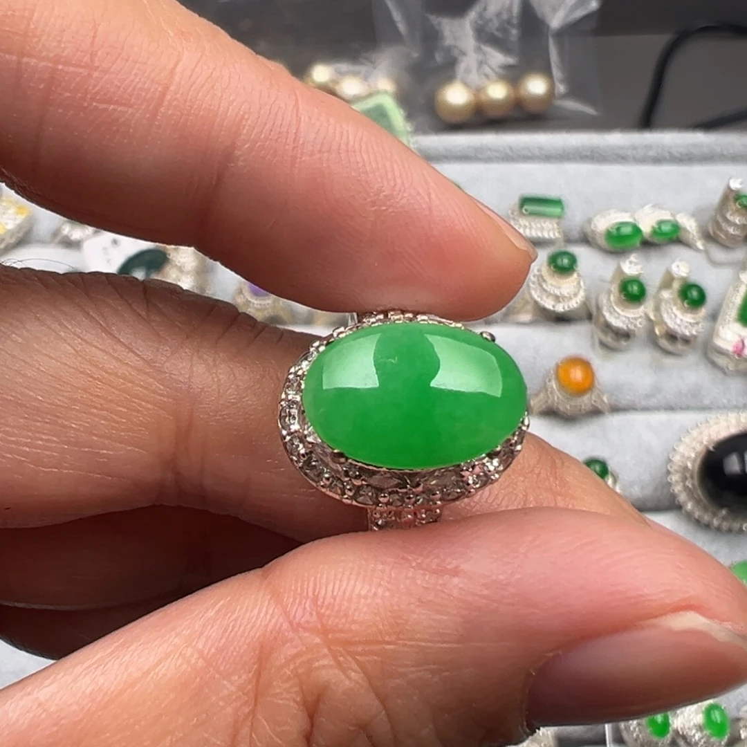 定制翡翠未镶嵌A货