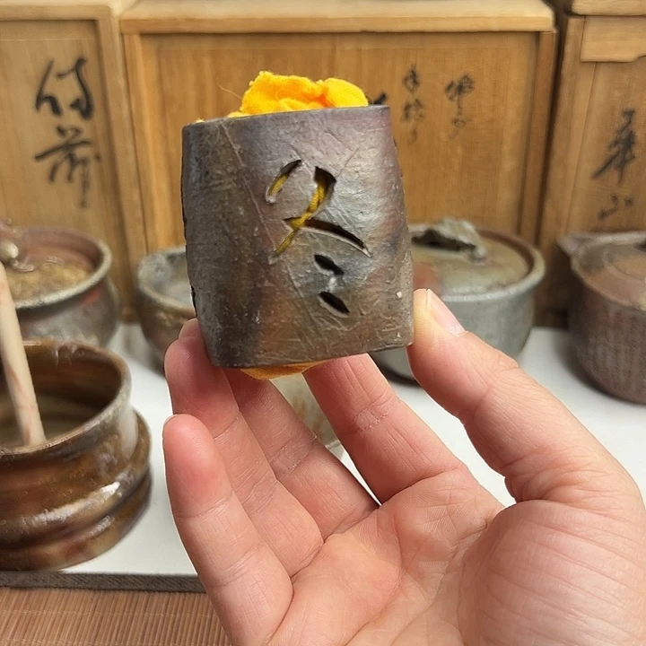 备前烧，各见政峰盖置，