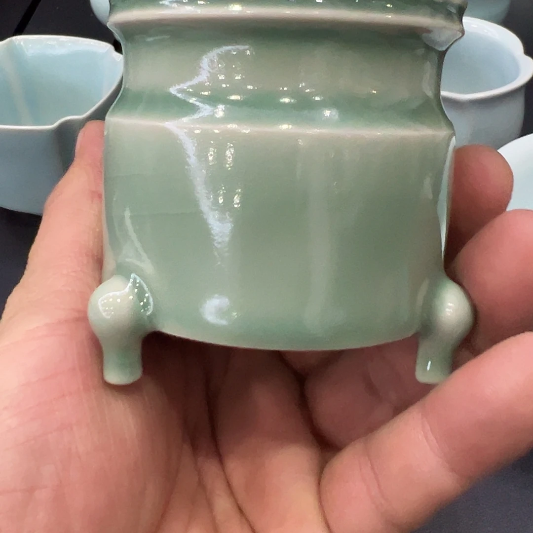 知***1瓷片仿古青绿巧生炉