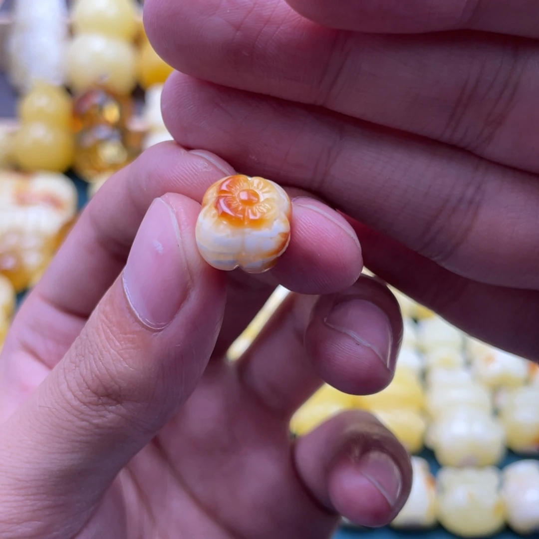 琥珀未镶嵌裸石蜜蜡