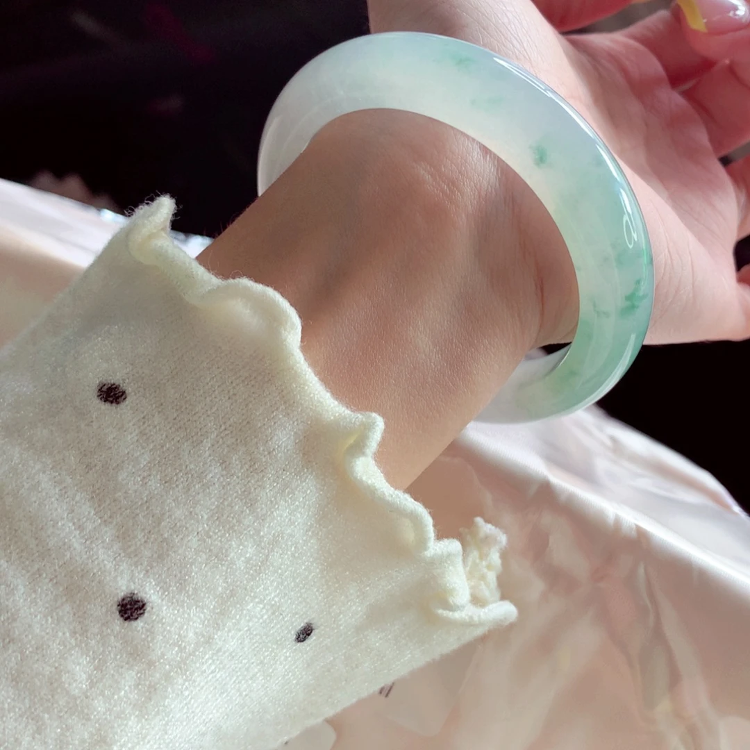 翡翠未镶嵌手镯53 起光起胶冰飘绿花 灵