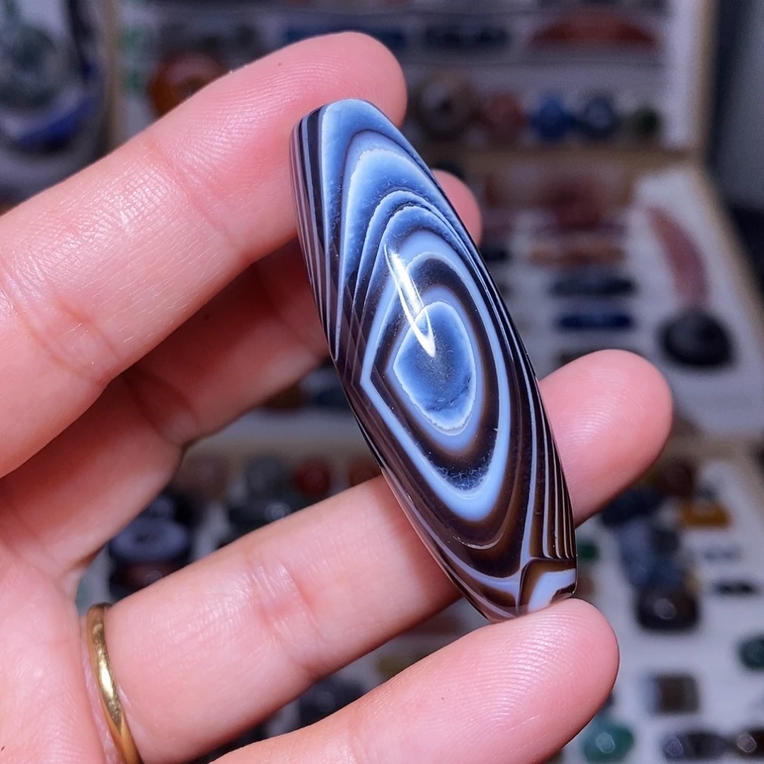 琥珀未镶嵌吊坠……