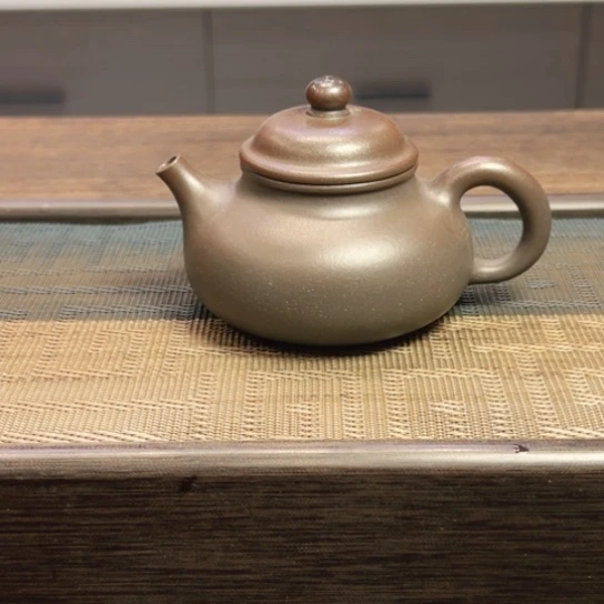 紫砂茶壶黄龙山原矿底槽清柴烧半手工（160 cc）