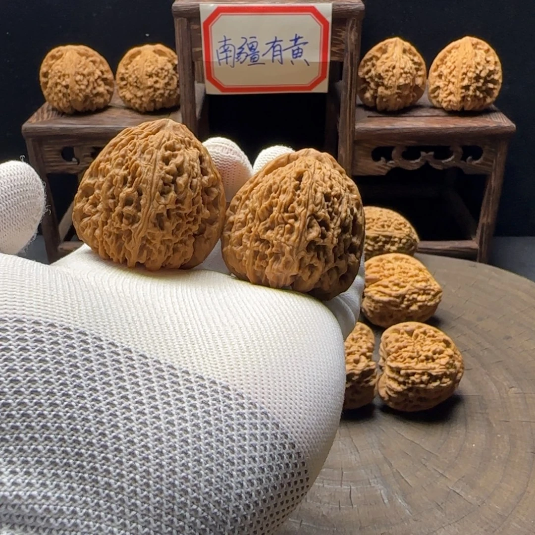 通***店文玩核桃吊坠44奥迪炮弹
