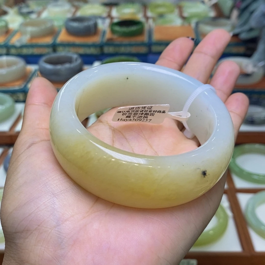 和田玉未镶嵌手镯和田玉且末糖白飘青花5859