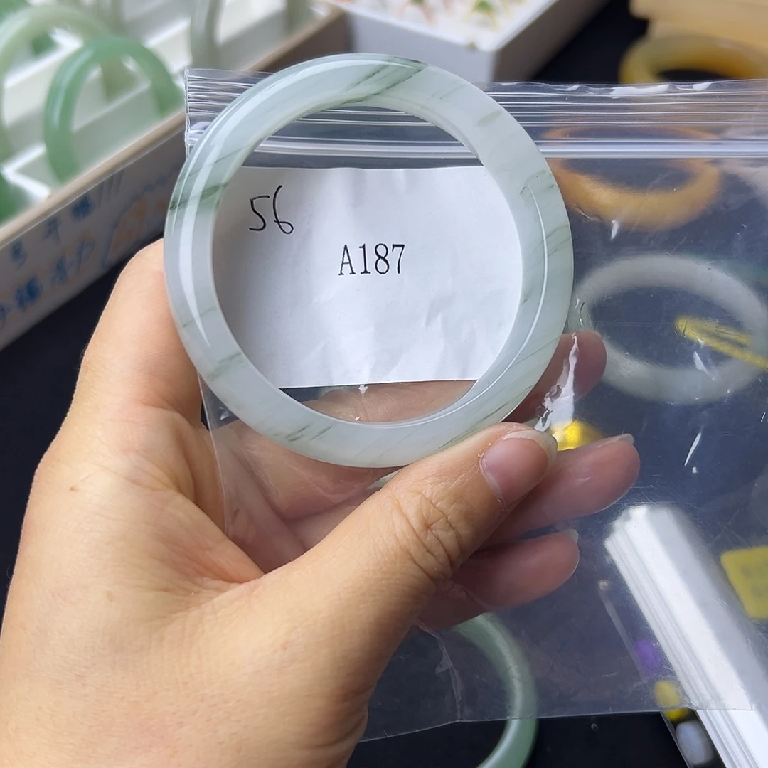 石英质玉未镶嵌手镯