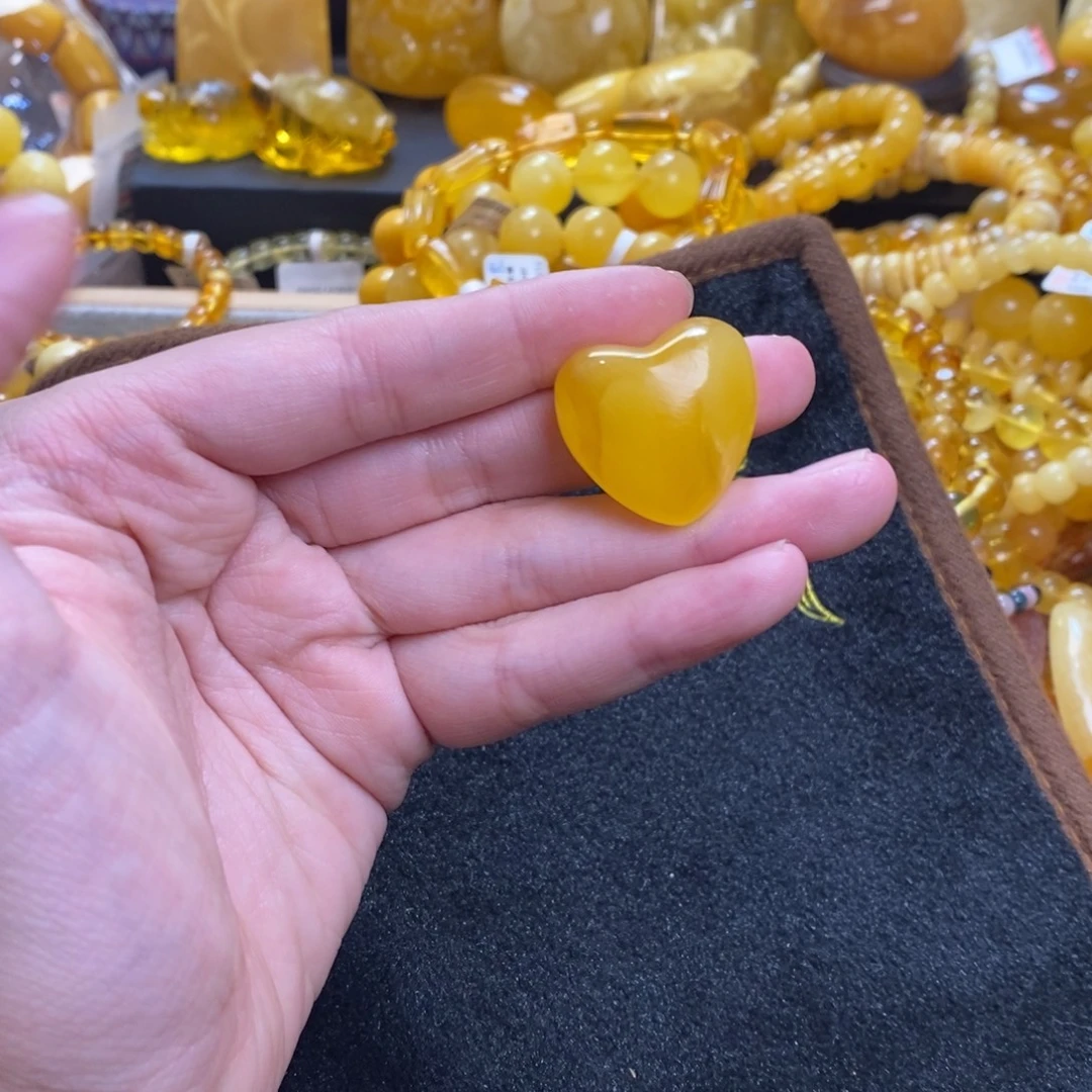 琥珀未镶嵌珠宝奇石