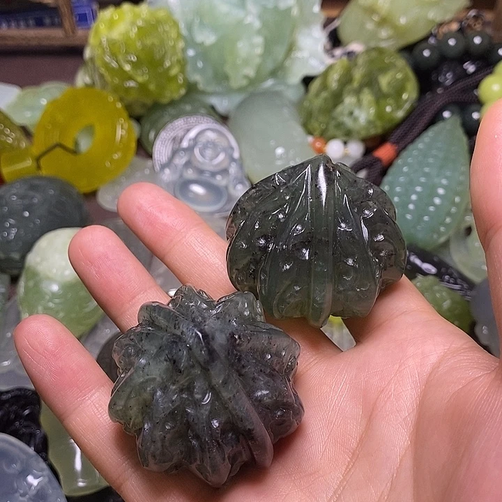 清***月岫玉未镶嵌岫玉颈饰